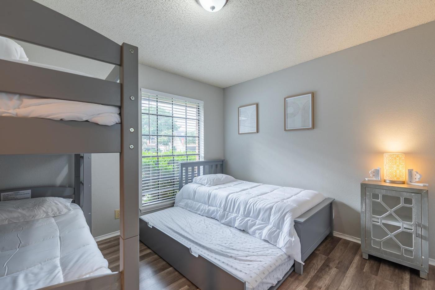 Fun 'N Sun Heated Pool & Gameroom By Fiesta Texas 샌안토니오 외부 사진