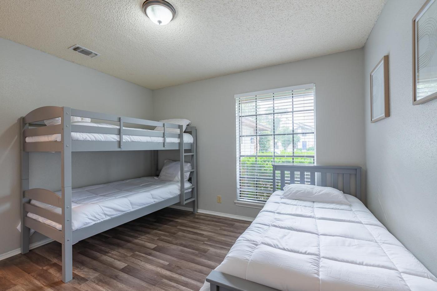 Fun 'N Sun Heated Pool & Gameroom By Fiesta Texas 샌안토니오 외부 사진