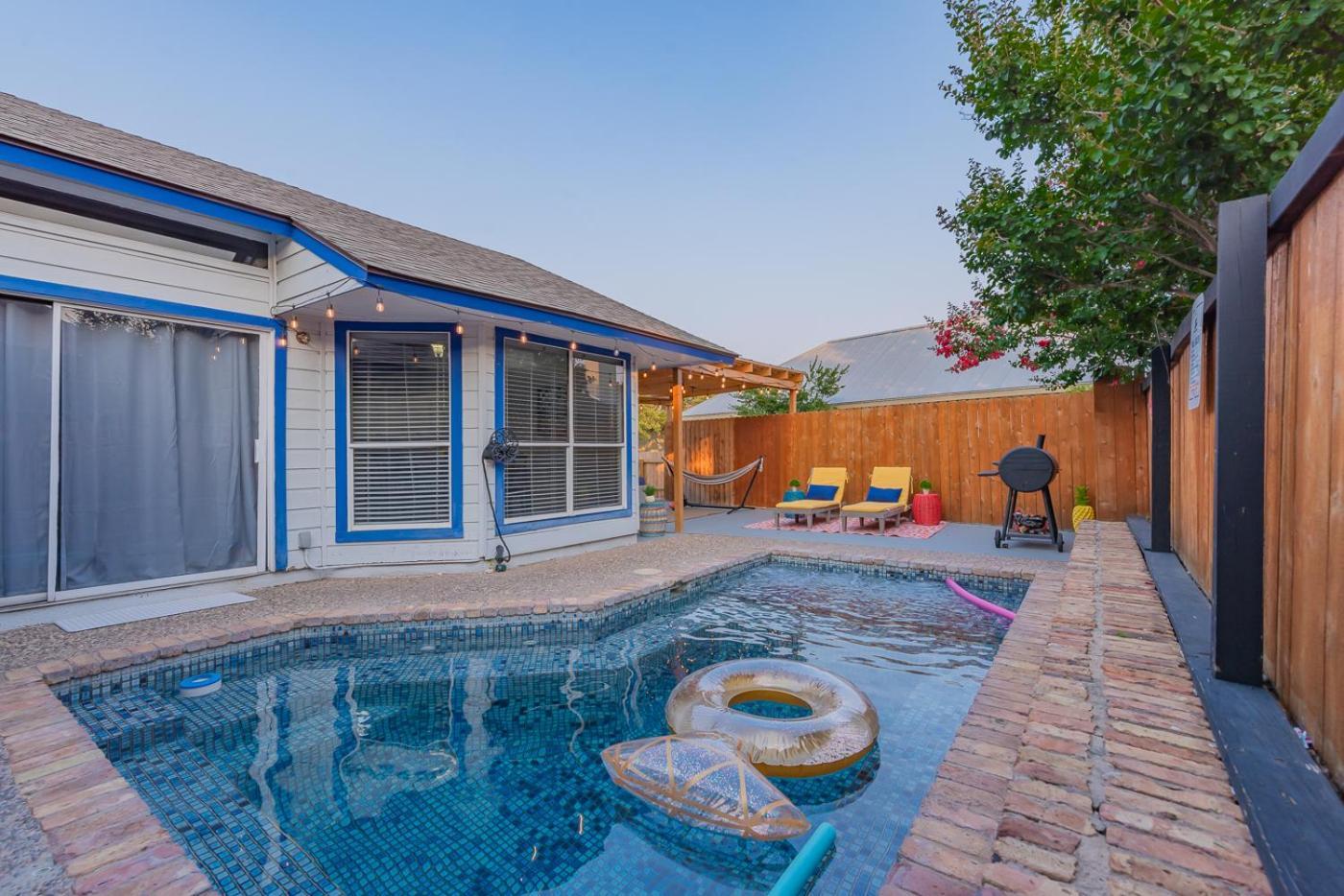 Fun 'N Sun Heated Pool & Gameroom By Fiesta Texas 샌안토니오 외부 사진